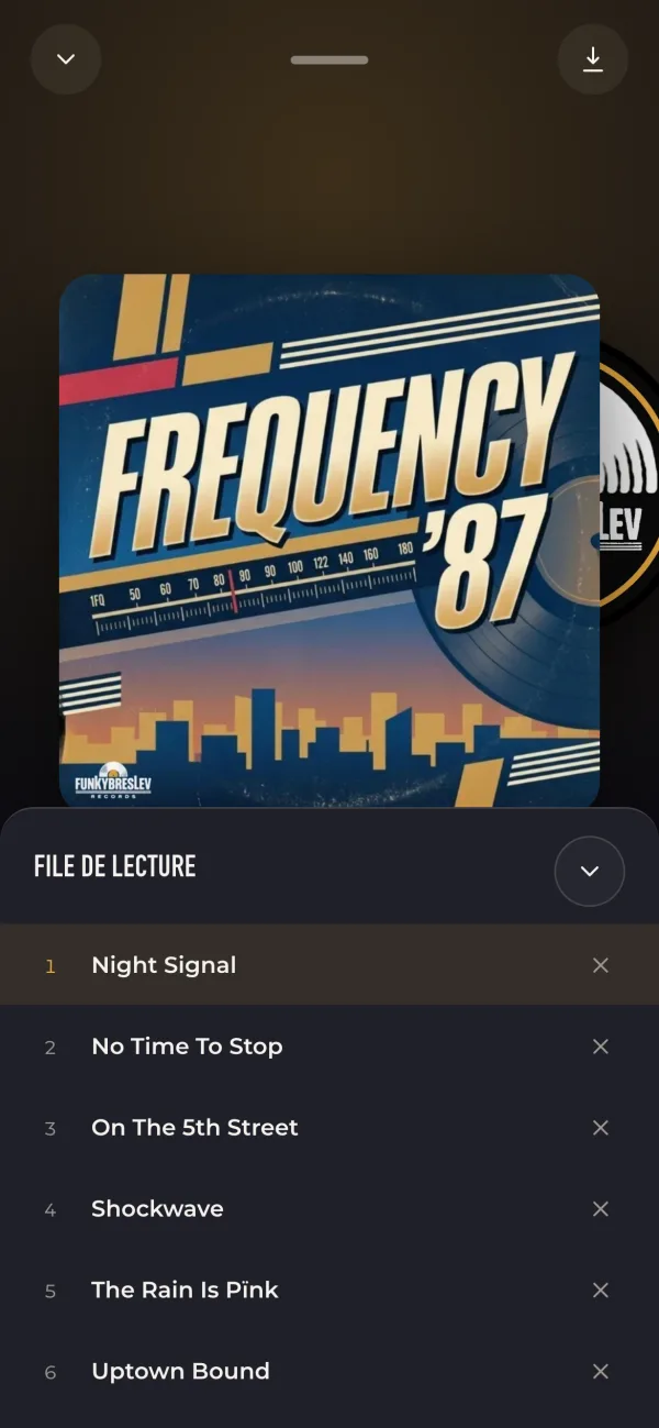 La file de lecture ouverte par-dessus le lecteur, avec les titres suivants de l’album.